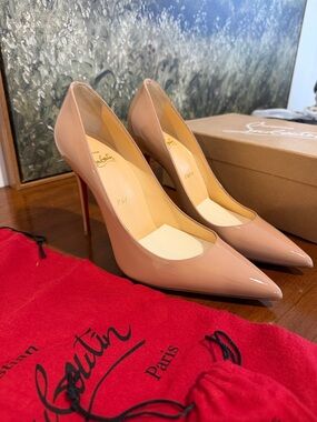 Christian Louboutin Nude Patent Decollete 554 100